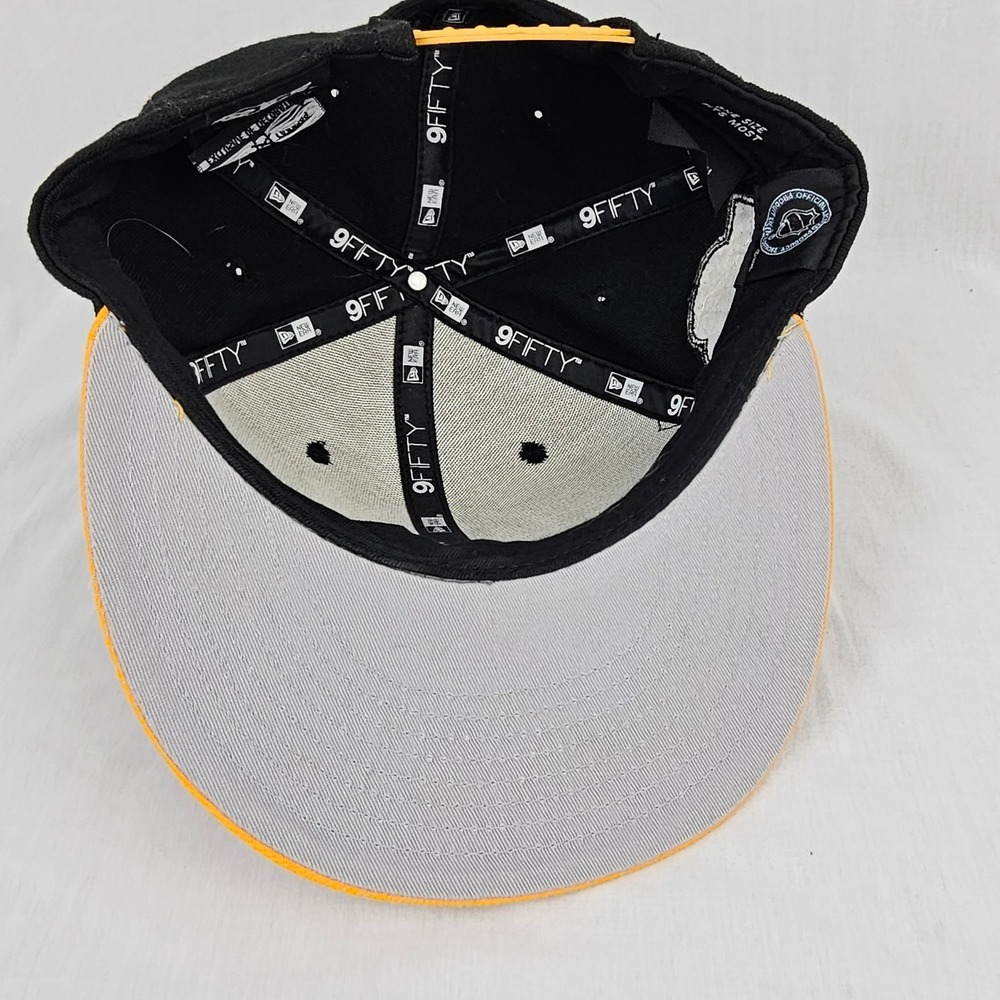 New Era 9FIFTY Boston Bruins NHL Eastern Conference Snapback Hat Black Gold Flat - Picture 8 of 12